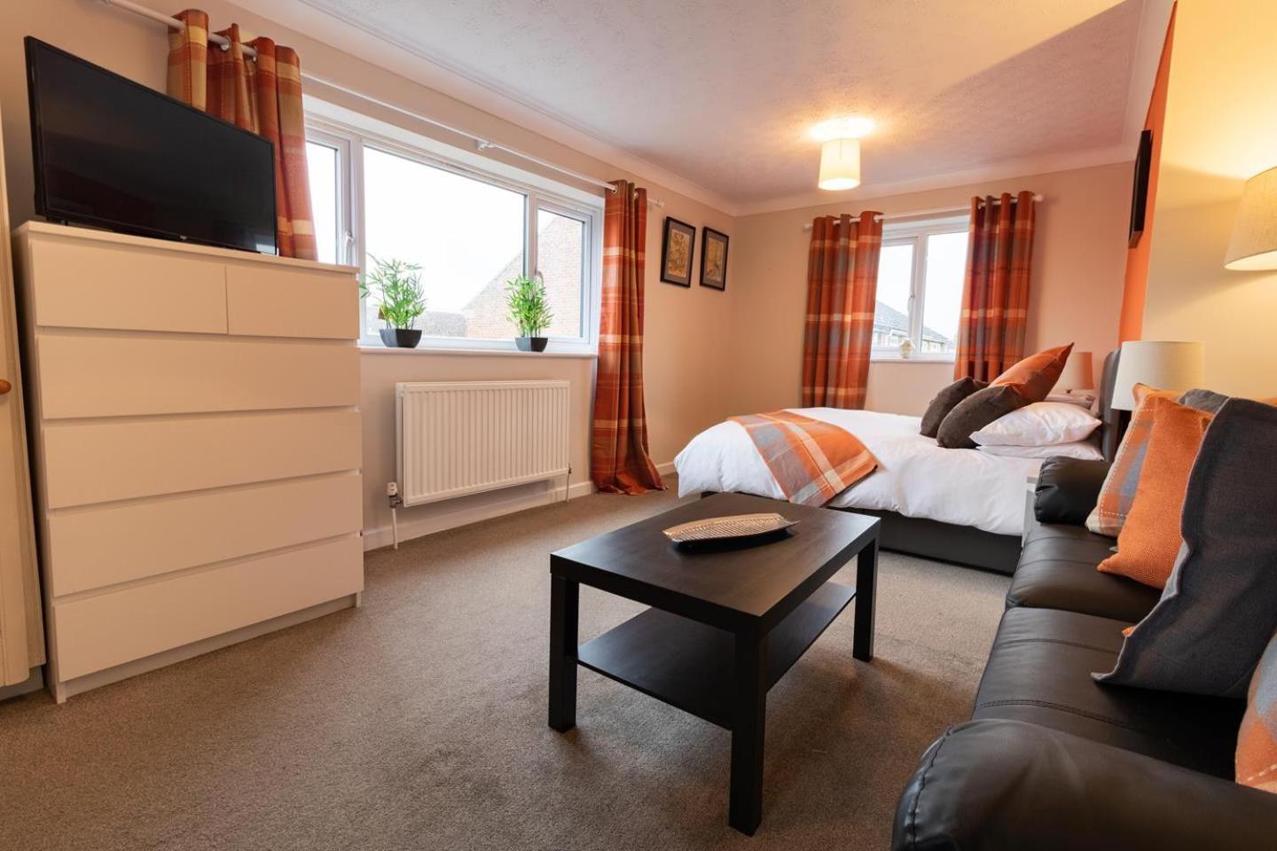 St Anne'S Serviced Accommodation - Bicester Oxfordshire Bagian luar foto