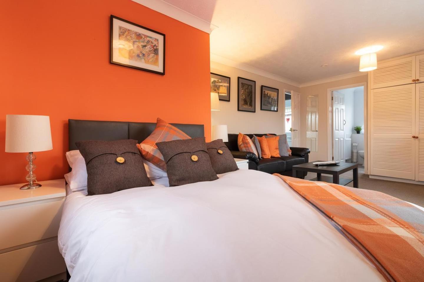 St Anne'S Serviced Accommodation - Bicester Oxfordshire Bagian luar foto