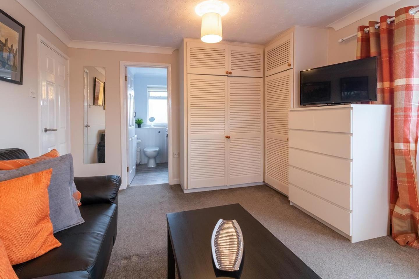 St Anne'S Serviced Accommodation - Bicester Oxfordshire Bagian luar foto
