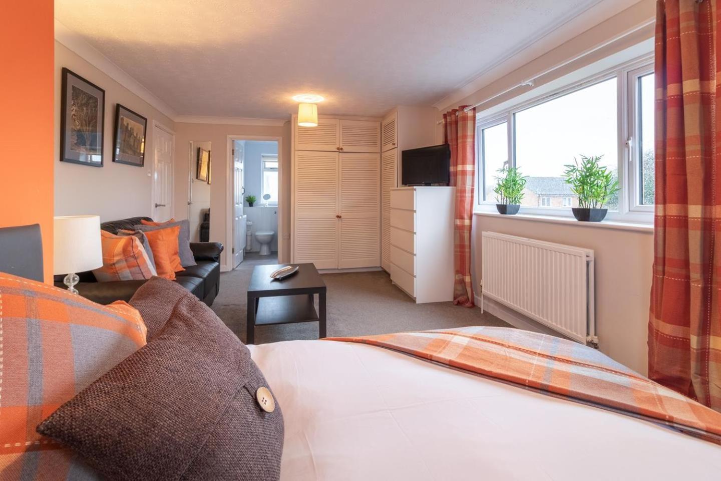 St Anne'S Serviced Accommodation - Bicester Oxfordshire Bagian luar foto