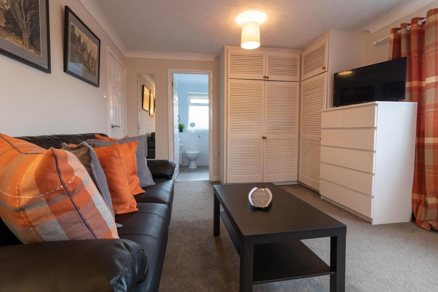 St Anne'S Serviced Accommodation - Bicester Oxfordshire Bagian luar foto