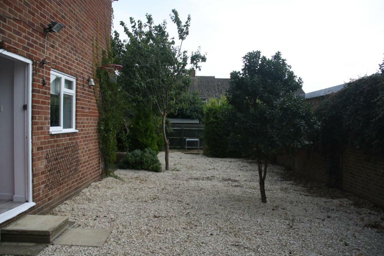 St Anne'S Serviced Accommodation - Bicester Oxfordshire Bagian luar foto