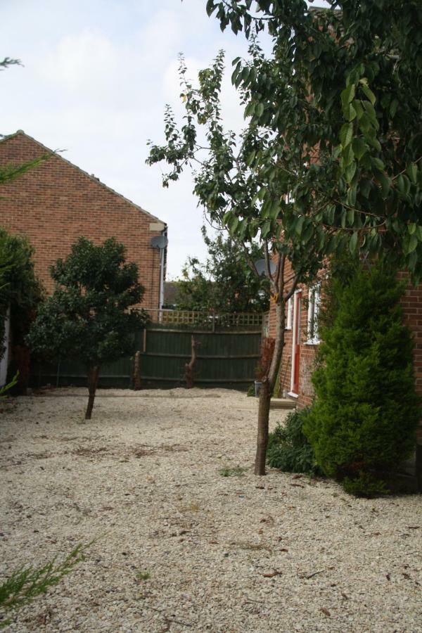 St Anne'S Serviced Accommodation - Bicester Oxfordshire Bagian luar foto