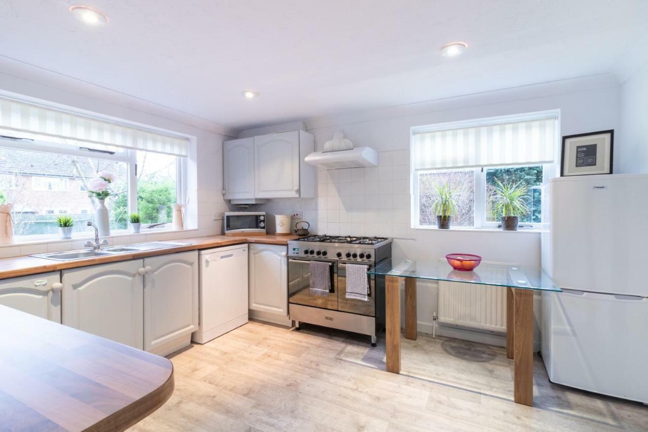 St Anne'S Serviced Accommodation - Bicester Oxfordshire Bagian luar foto